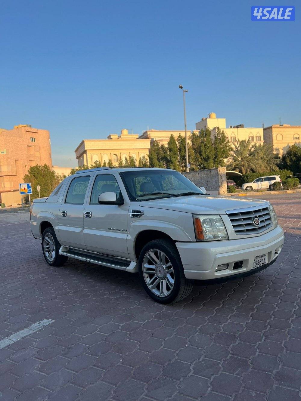 للبيع وانيت كاديلاك2