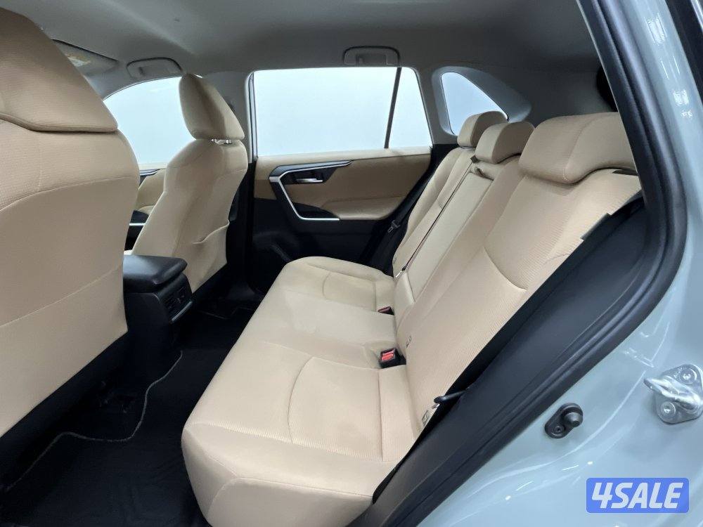 TOYOTA RAV401 4X2 STANDARD OPTION3