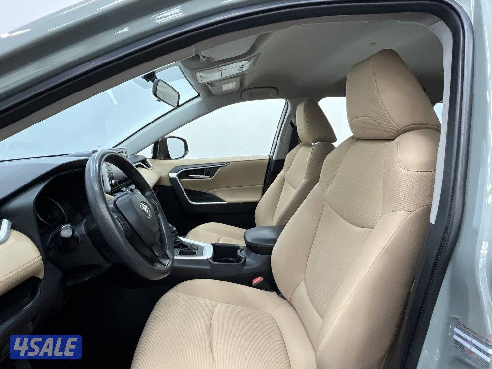 TOYOTA RAV401 4X2 STANDARD OPTION5