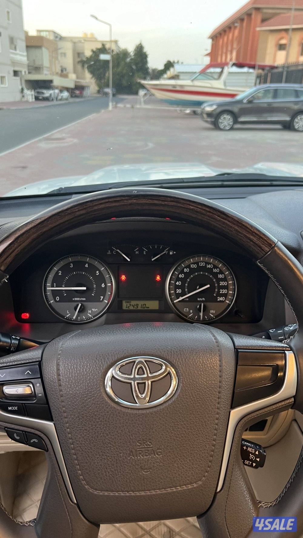 لاندكروزر2019 ماشي 12510