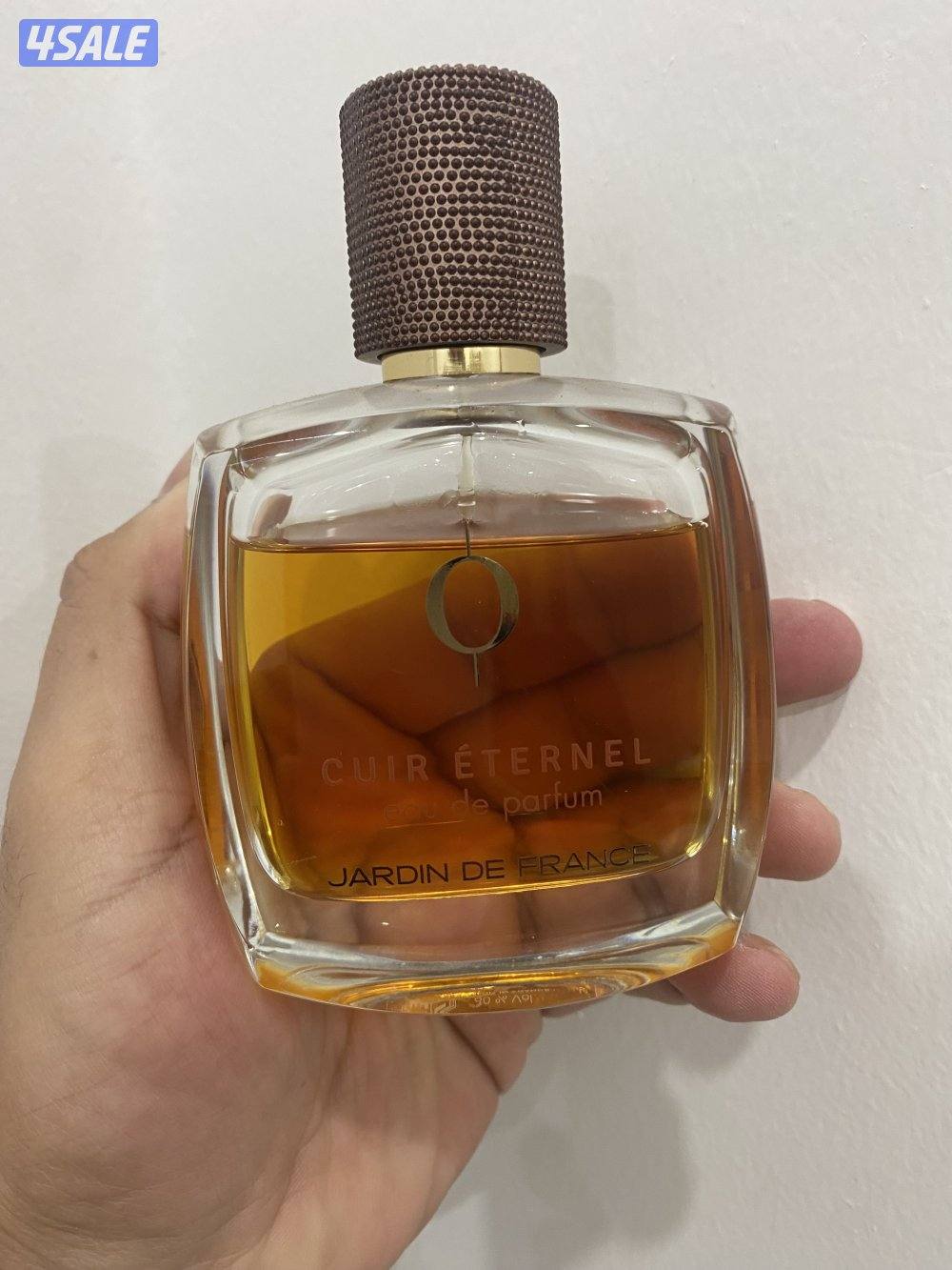 عطور شخصية استعمال شخصي  شرط انها اصلية غير هالكلام مرجوعه1