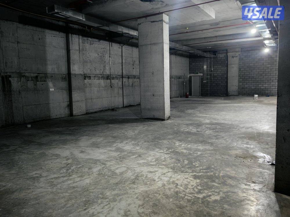 للايجار سرداب مرخص 1000متر مكيف شارع المطافي3