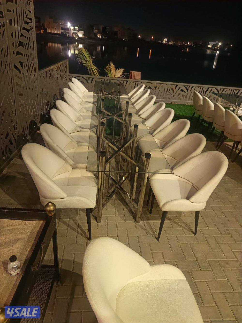 تأجير كراسي وطاولات وزينه وخدمات ضيافة وجميع مستلزمات0