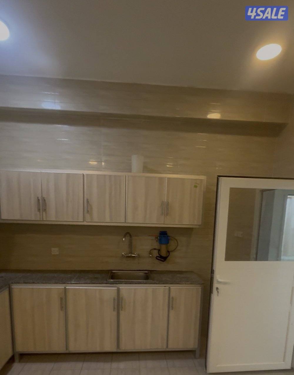 للايجار دور ارضي الواحة قطعة 4 مدخل ومخرج سهل2