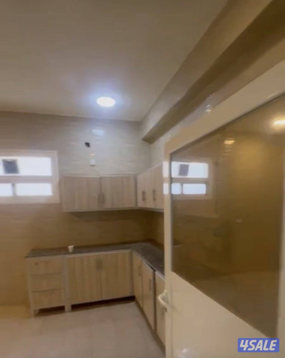 للايجار دور ارضي الواحة قطعة 4 مدخل ومخرج سهل5