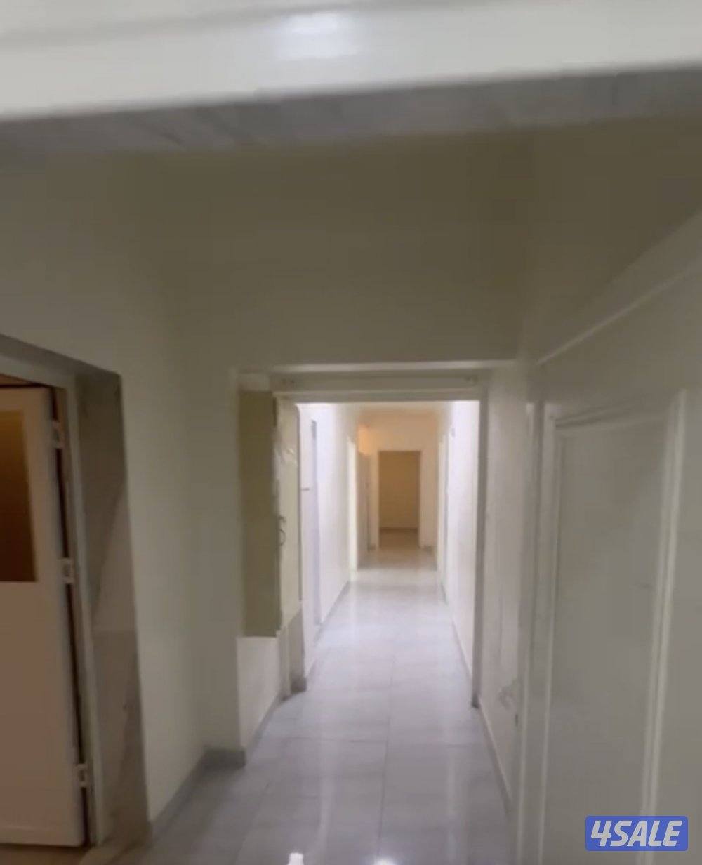 للايجار دور ارضي الواحة قطعة 4 مدخل ومخرج سهل9