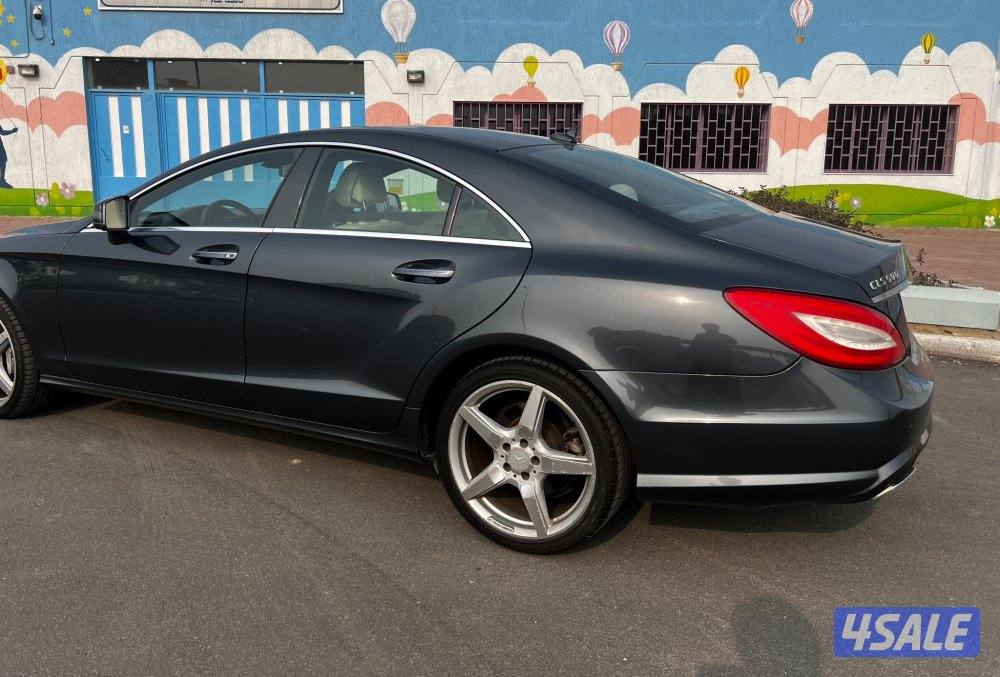 للبيع CLS500 - 2013 بحاله ممتازه جداً عداد 810001