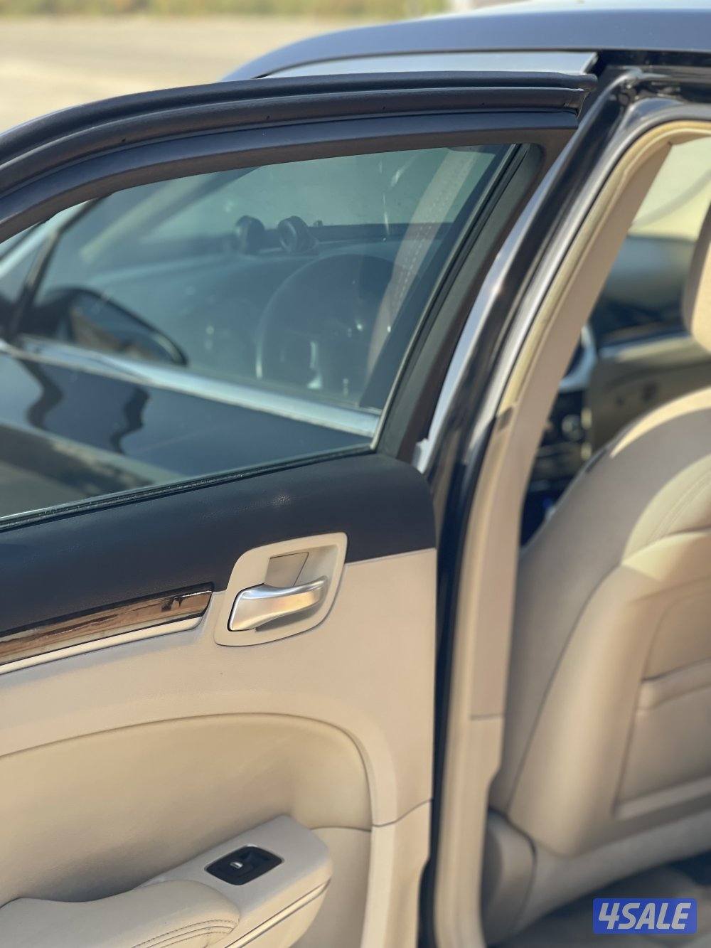 للبيع كرايسلر 6 سلندر بحالة ممتازة ✅3