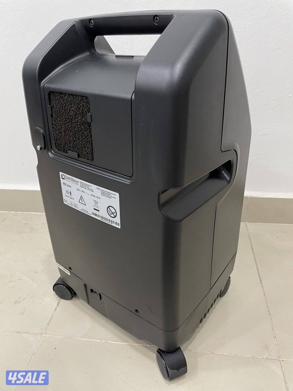 جهاز أكسجين DeVilbiss مع الكرتون حجم 5 لتر بحالة جيدة استعمال 1سنة2