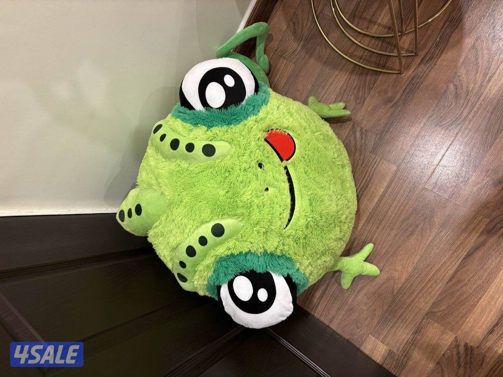 موزة ذهبية وكائن فضائي ضخم لون اخضر, الموزة ب 7 والكائن الفضائي ب 31