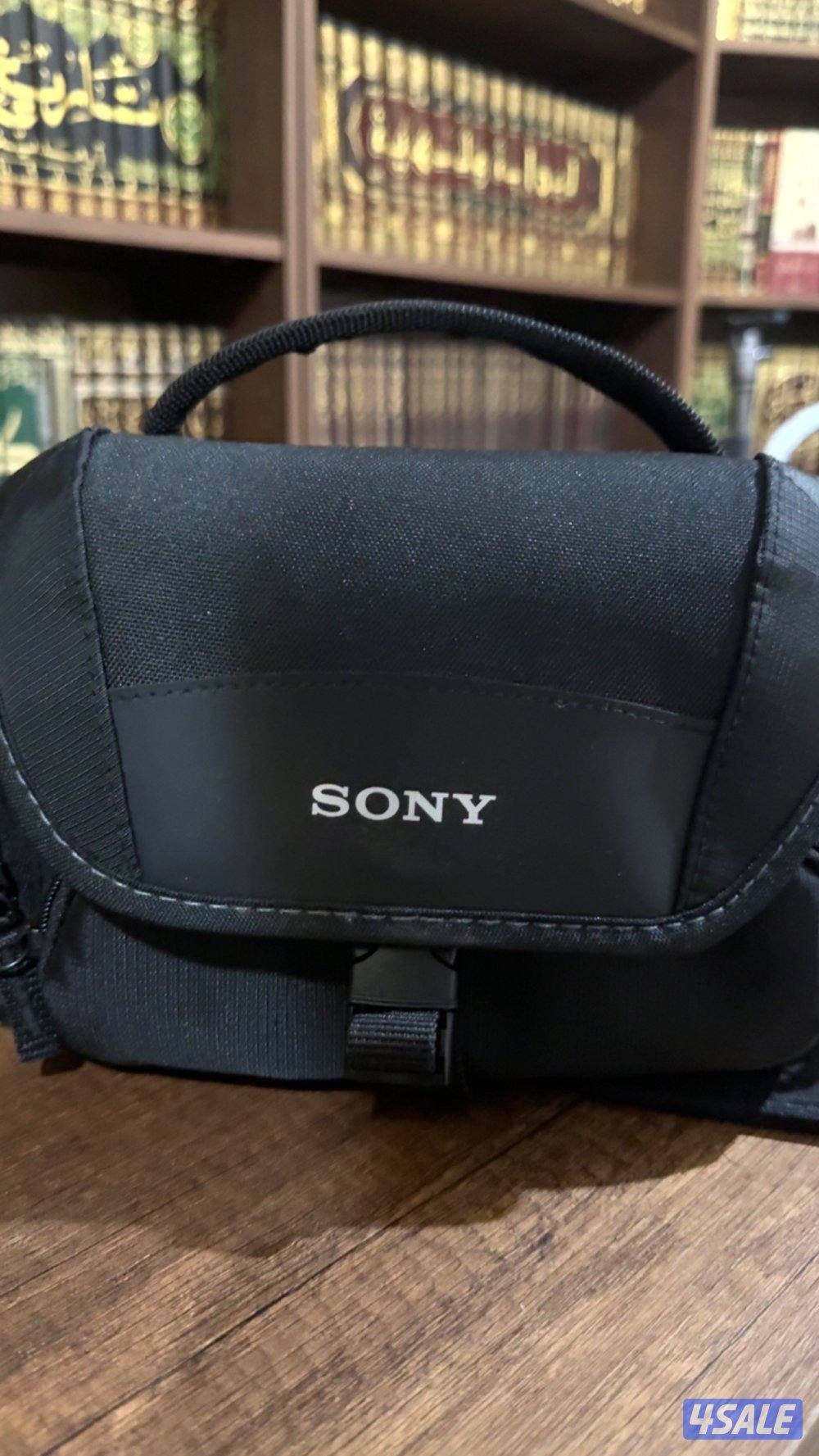 للبيع كامرة Sony ZV-E10 II عدسة اضافية و شاحن وبطارية اضافية ومايك2