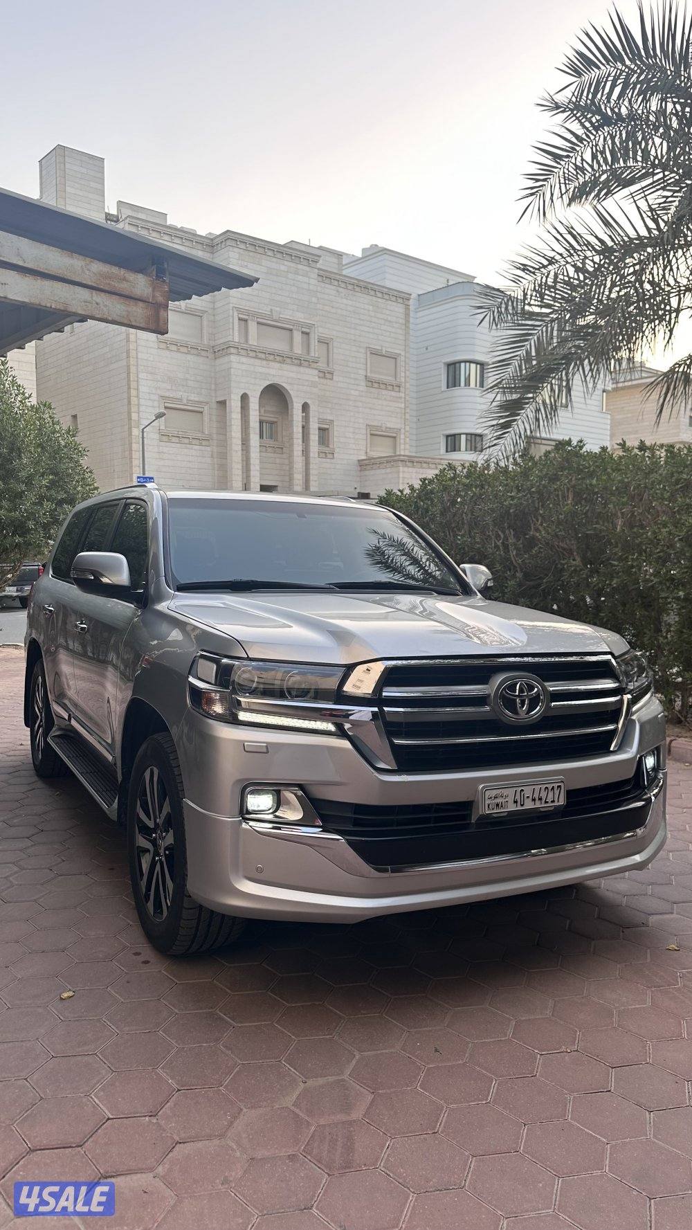 لاندكروزر قراند تورنق3