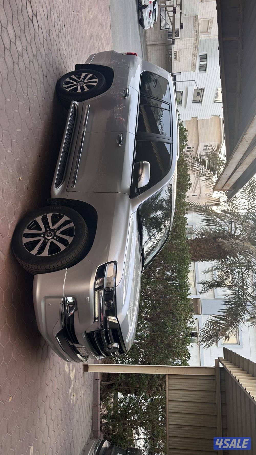 لاندكروزر قراند تورنق8