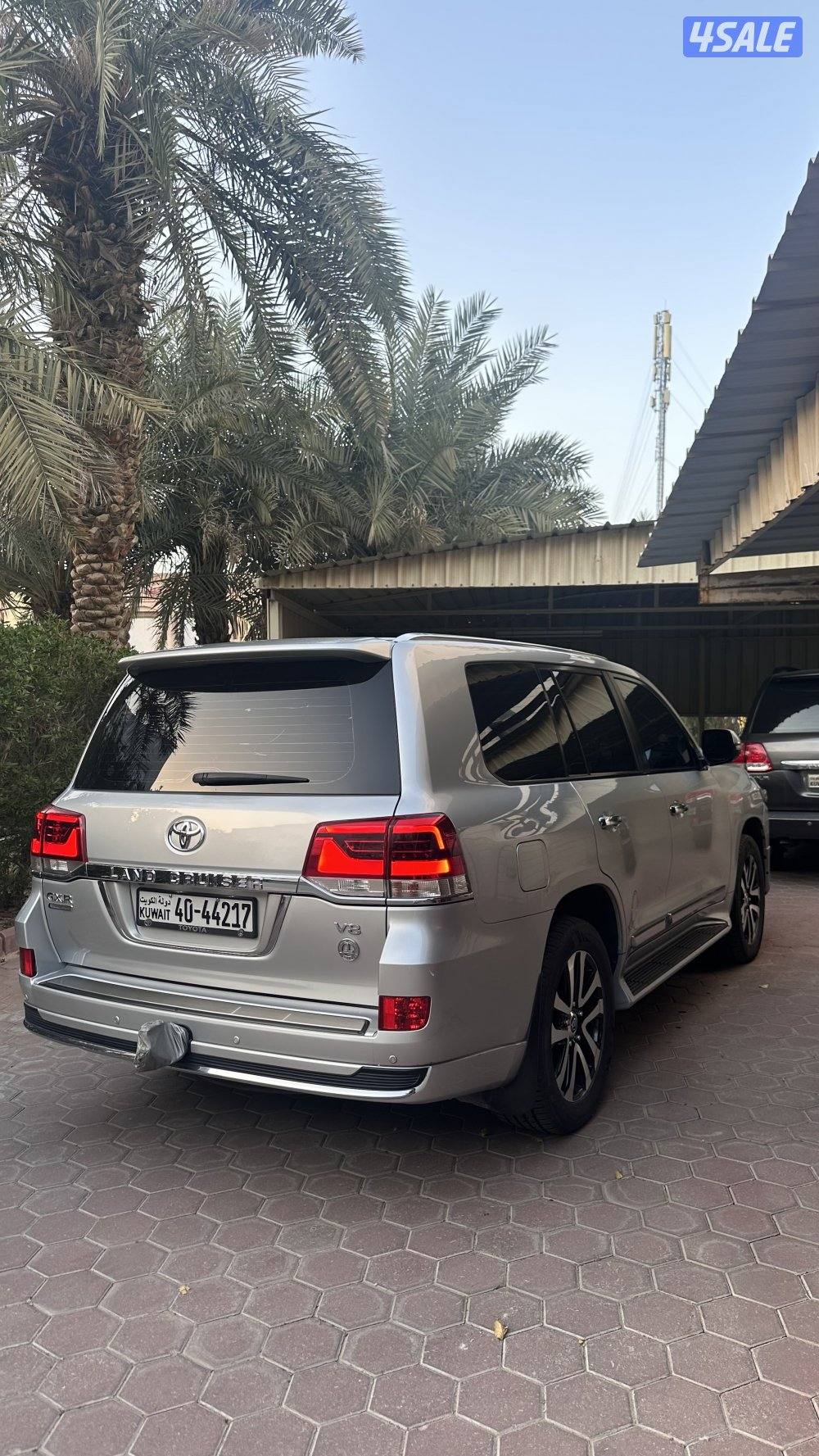 لاندكروزر قراند تورنق9