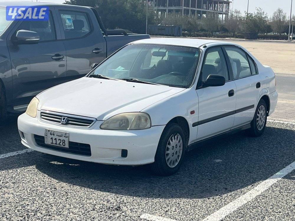 للبيع هوندا موديل ٢٠٠٠0