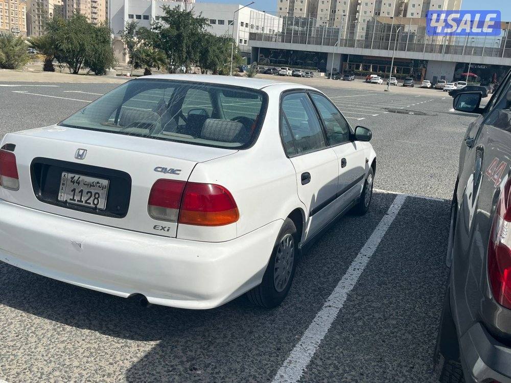 للبيع هوندا موديل ٢٠٠٠4