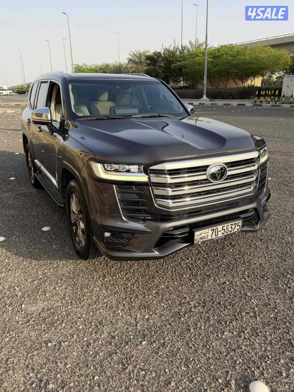للبيع لاندكروزر VX AERO S TWIN TURBO0