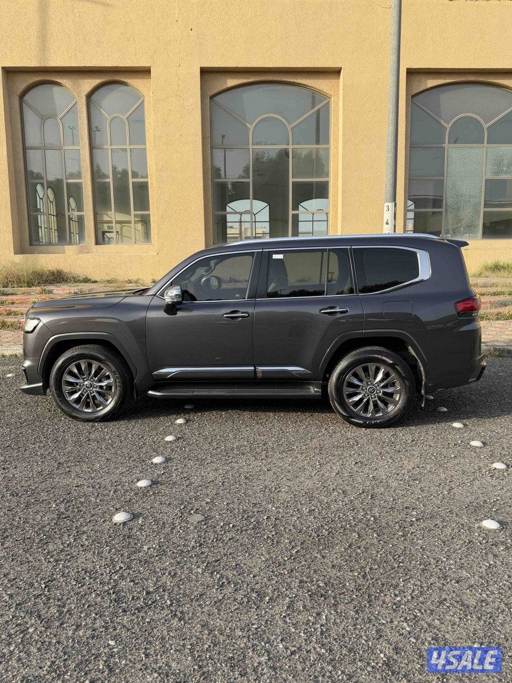 للبيع لاندكروزر VX AERO S TWIN TURBO2