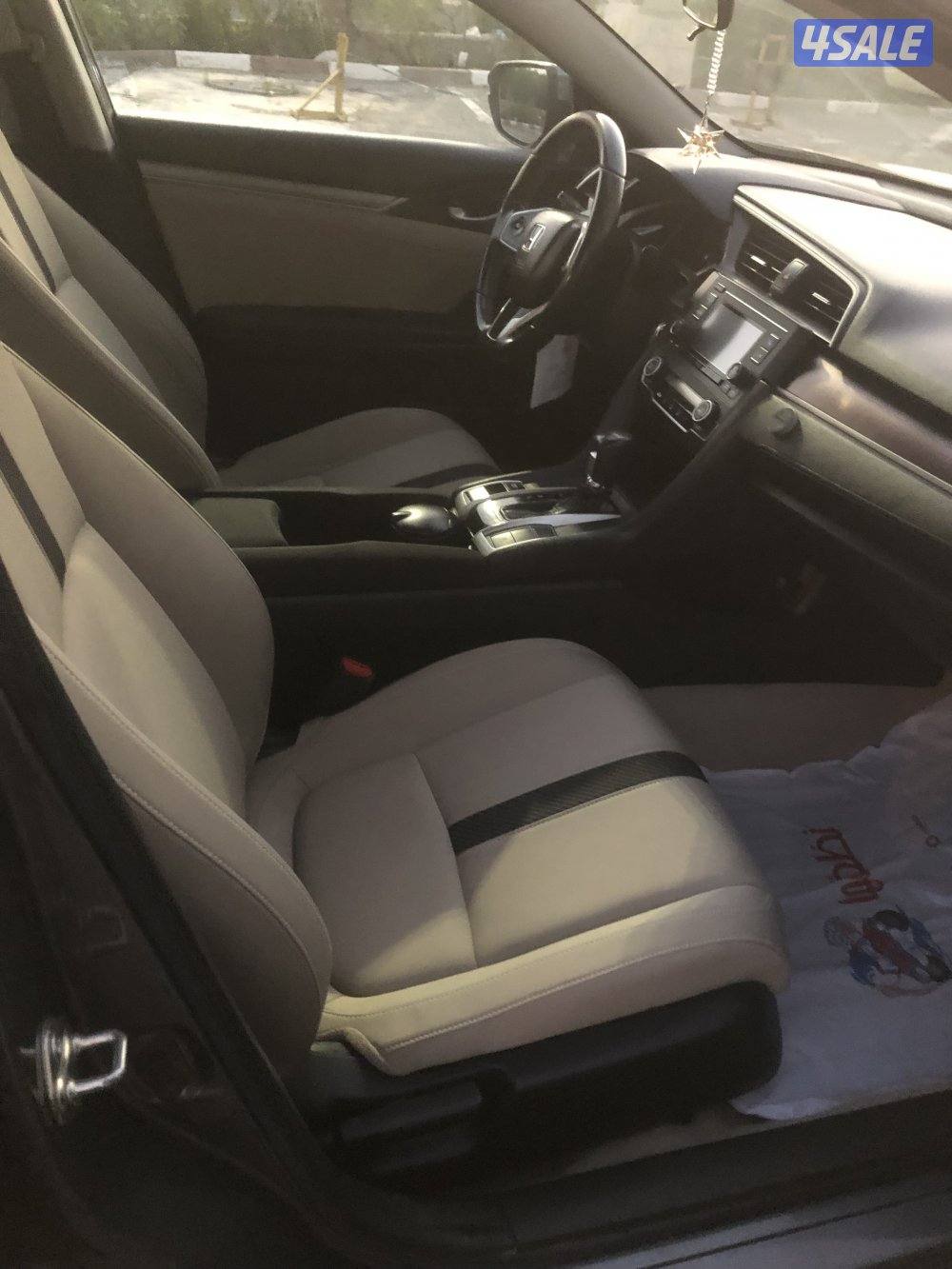 ماشي 102 بحالة نادرة قمة بالنظافة موديل 2017 اللون رمادي من داخل بيج9