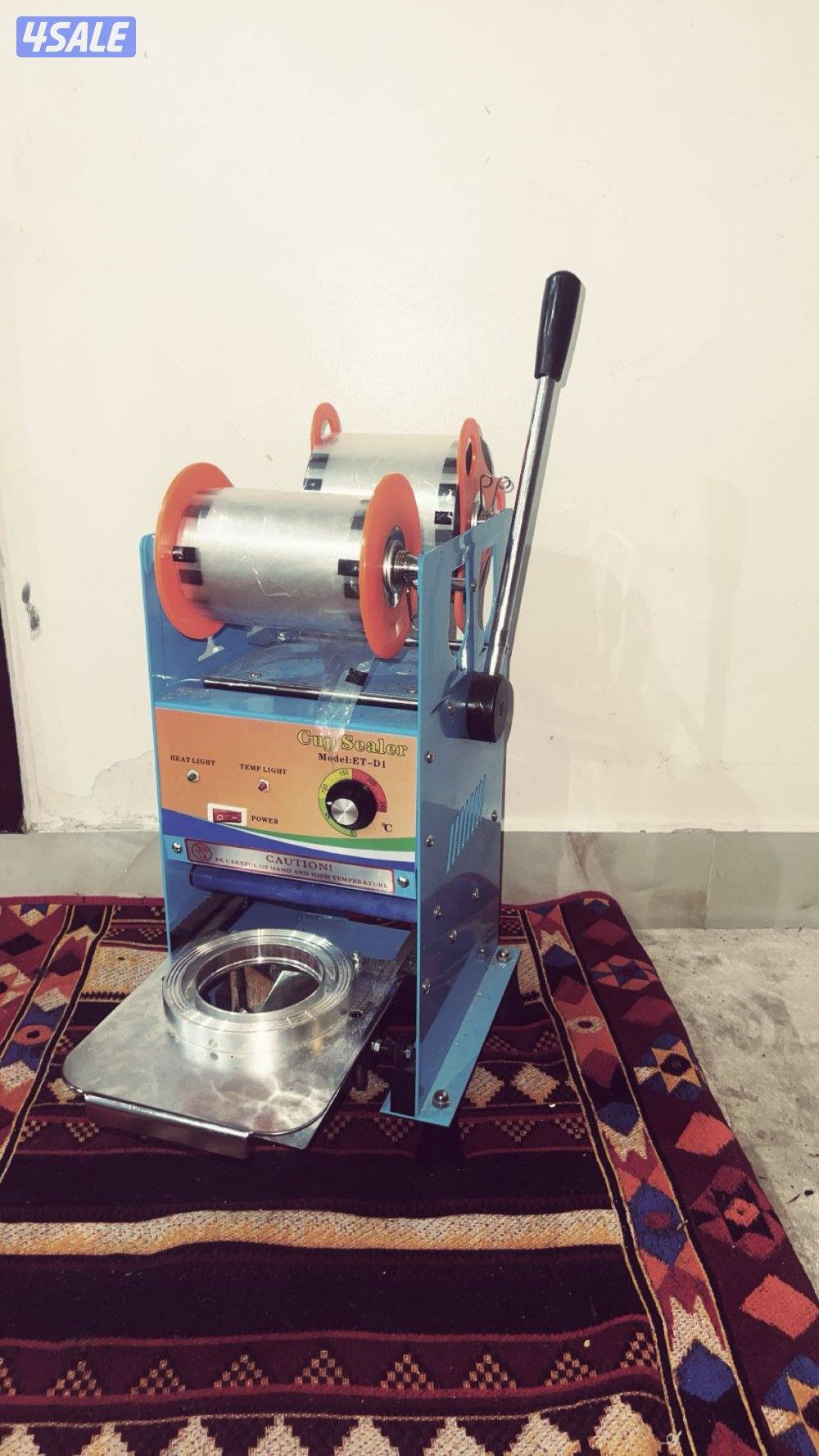 للبيع مككاين شعر بنات ونفيش وسلاش جدد مافيهم شي وشرط النظافه0