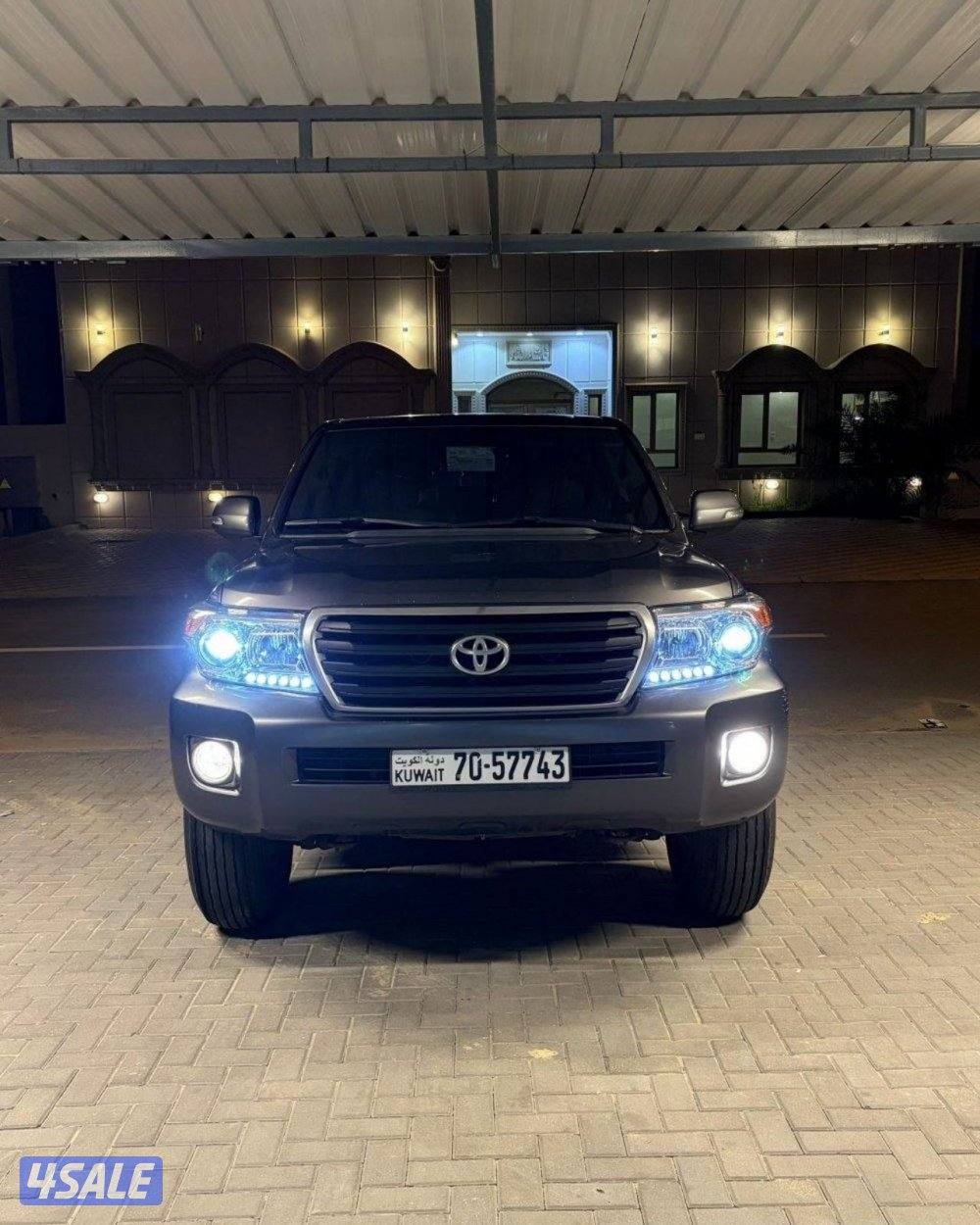 للبيع لاندكروز جي اكس 2013 وارد قطر شرط الفحص قير مكينه شاصي بدي قطعتن2