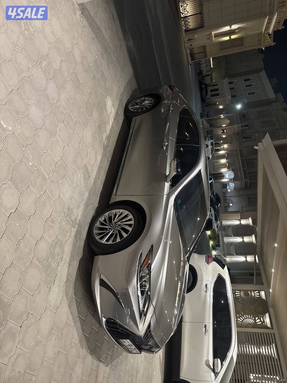 الشاشة الكبيرة حماية فل بدي Lexus Es3500