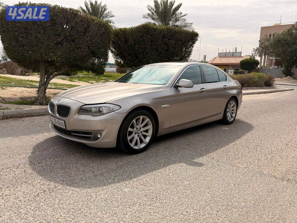 BMW535 I 2012 صبغ المصنع بالكامل سيرفيس منتظم حتى الان4