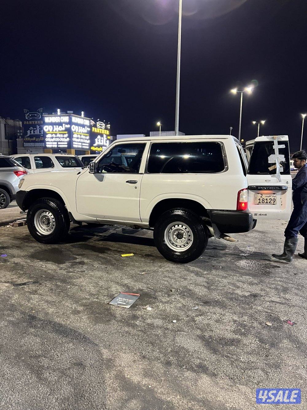 صبغ الوككالة كامل عليه مكينة لكزس ٤٠٠ .1