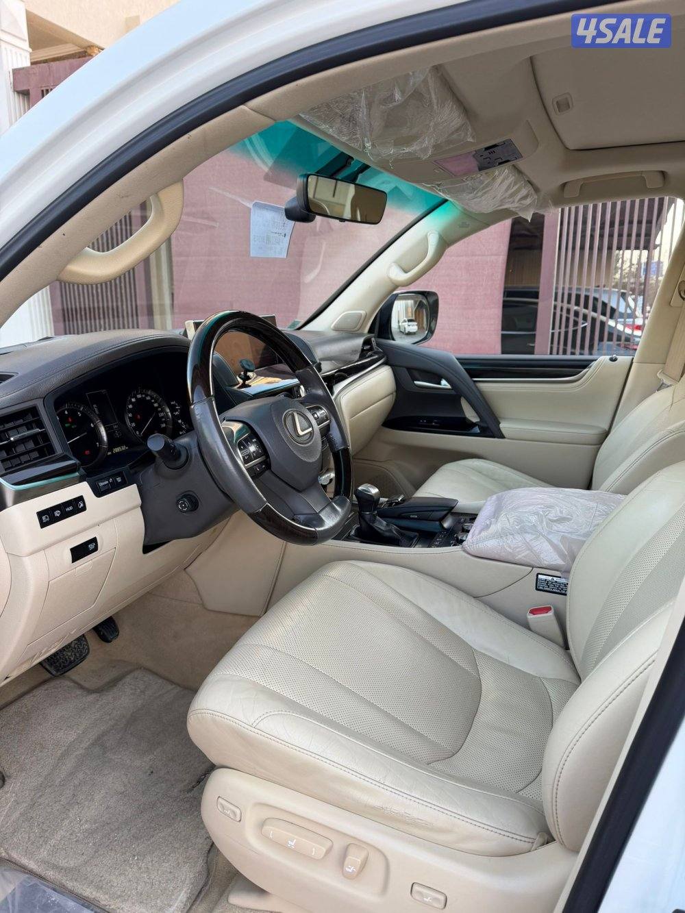 لكزس LX570 ٢٠١٧ وارد الخليج عداد ٢٨٠ ألف شرط الفحص صبغ وكاله كامل3