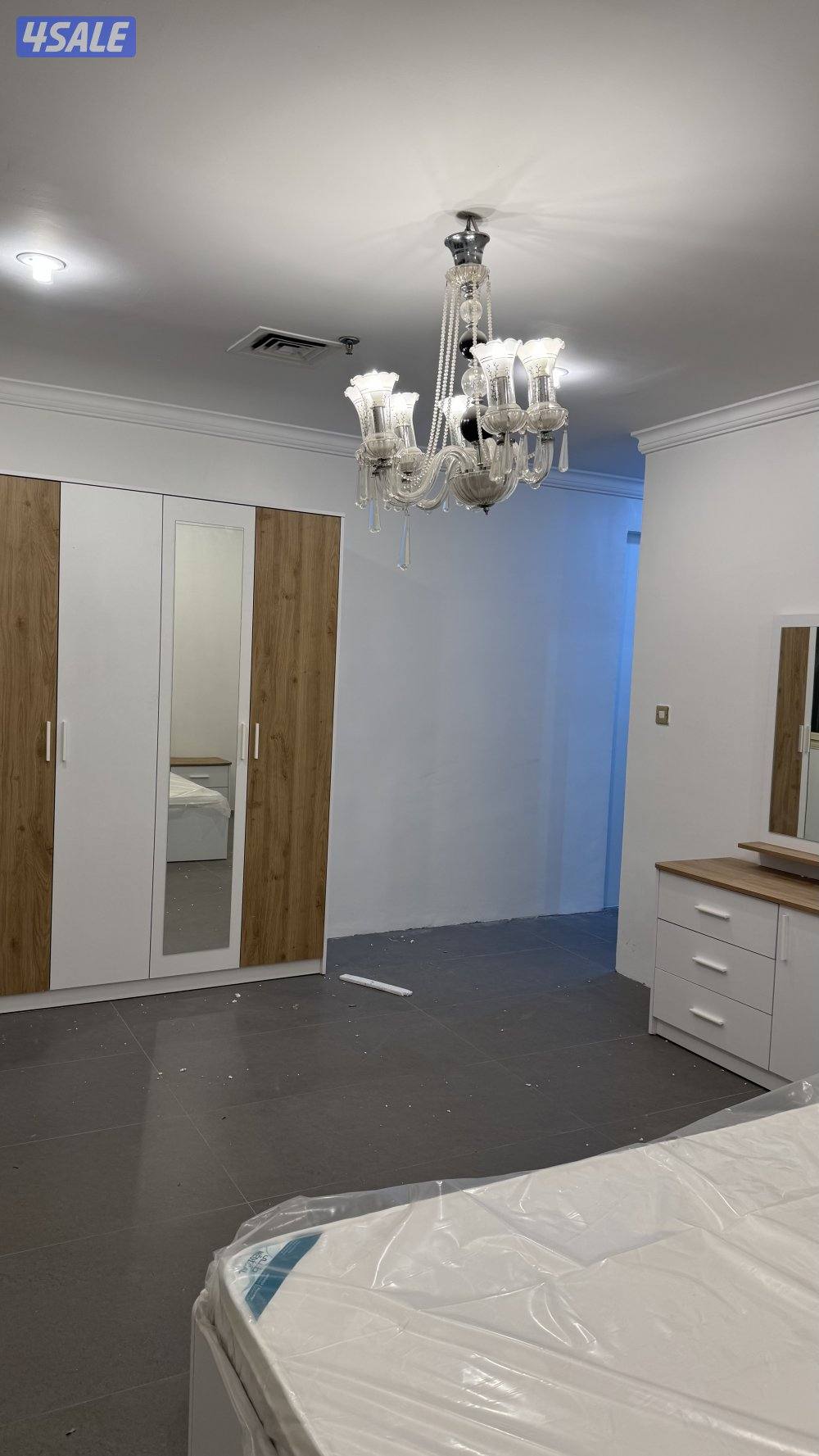 شقة مفروشة بالكامل ٤ غرف 6 حمام ومطبخ وصالة وغرفة تخزين1