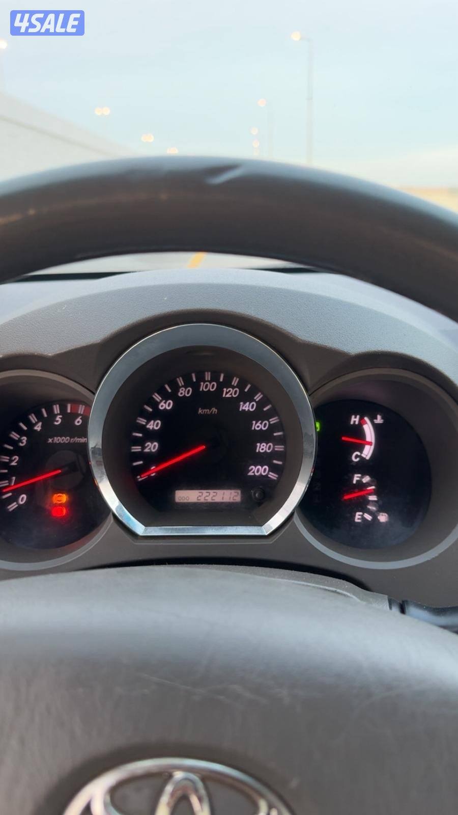 للبيع جيب فورتشنر موديل 2010 رمادي 4 سلندر3