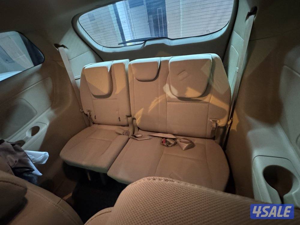 كيا كرنفال بحالة الوكالة ممشى 44 الف فقط5