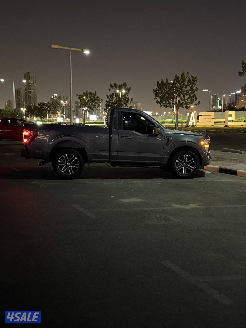 للبيع F-150 موديل 2022 نظيف3