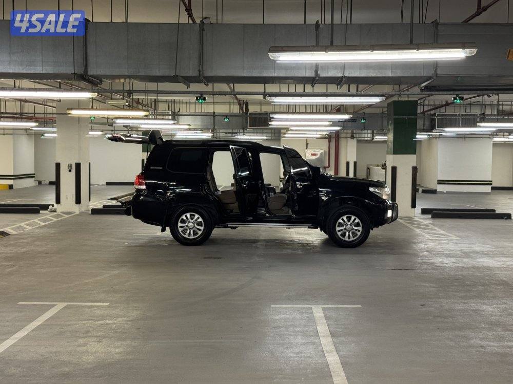 للبيع لاند كروزر GXR مديل 2011 شرط الفحص بالكامل في قطعه فقط6