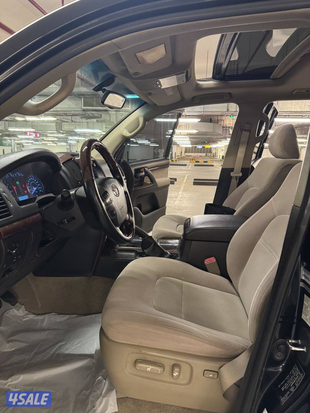 للبيع لاند كروزر GXR مديل 2011 شرط الفحص بالكامل في قطعه فقط8