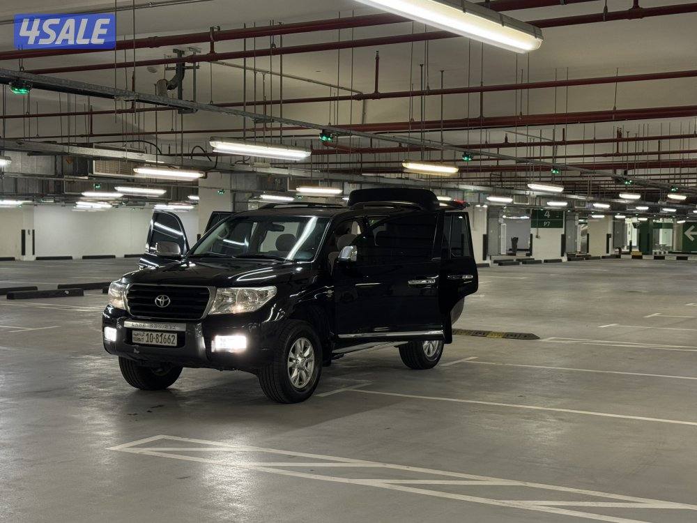 للبيع لاند كروزر GXR مديل 2011 شرط الفحص بالكامل في قطعه فقط10