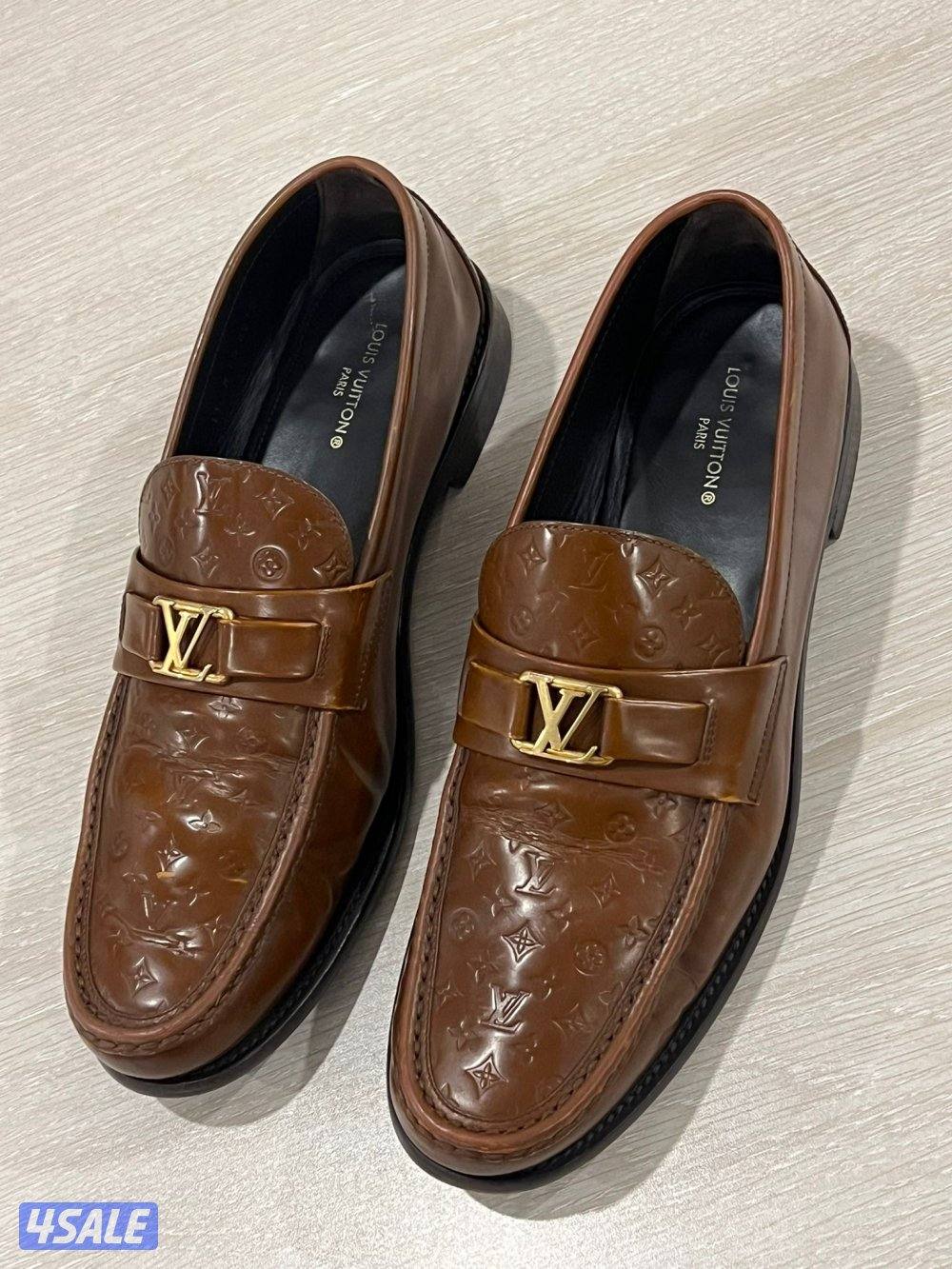 جوتي lv اصلي مستعمل نظيف مقاس ٤٥1