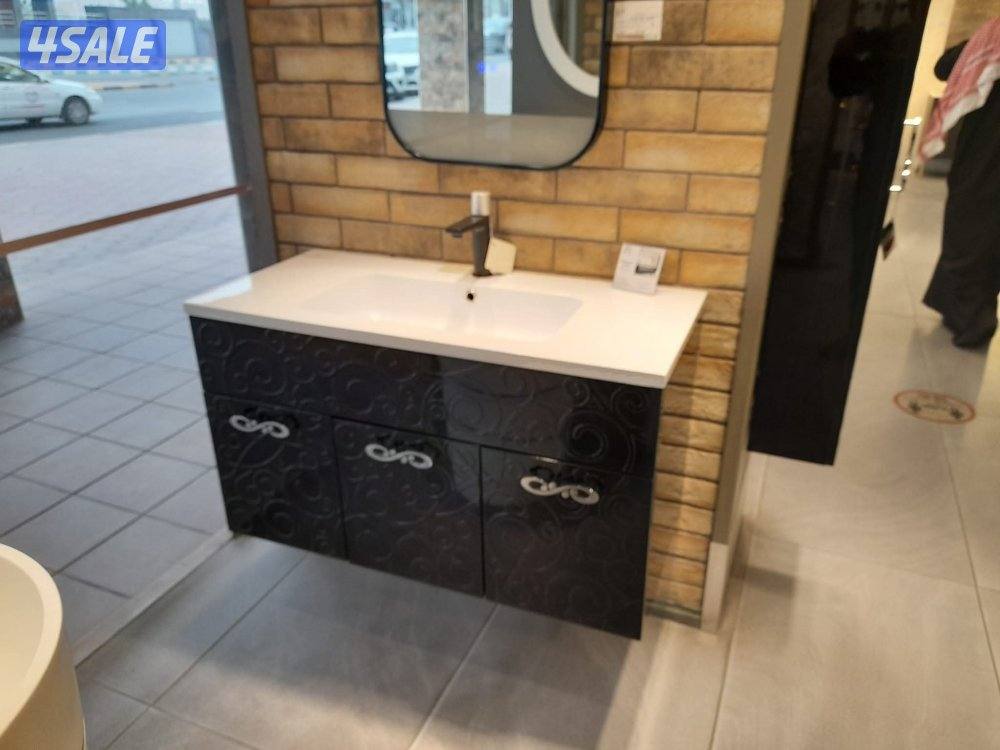 معلم صحى تمديد قسايم تشطيب أبيض تركيب أحدث الاكسسوارات الحمامات خدمه2413