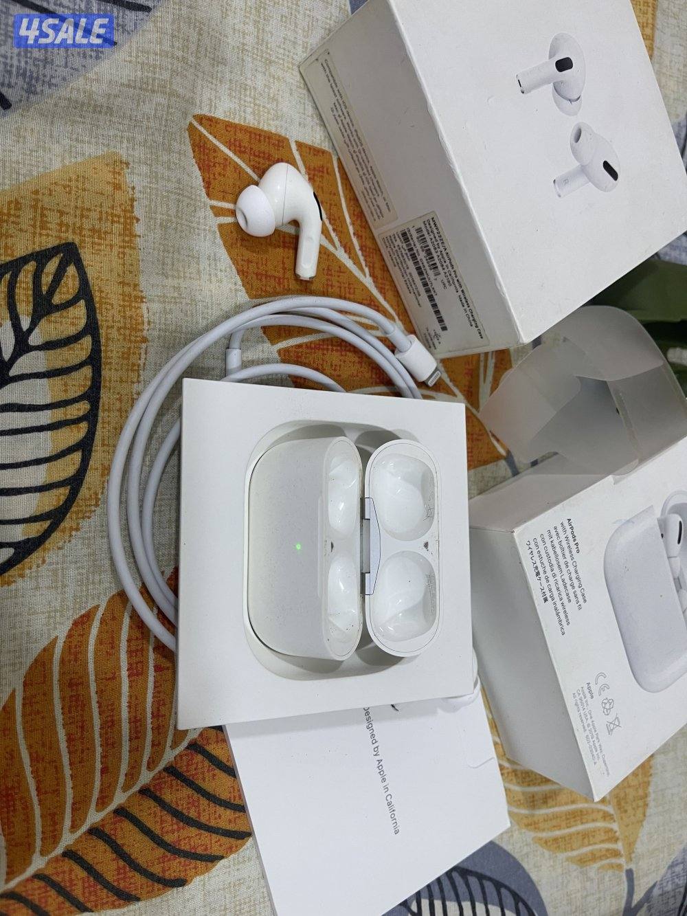 سماعة أبل ايربود برو 1 نظيفة وشغالة تمام مع الكفر والكرتون والواير4