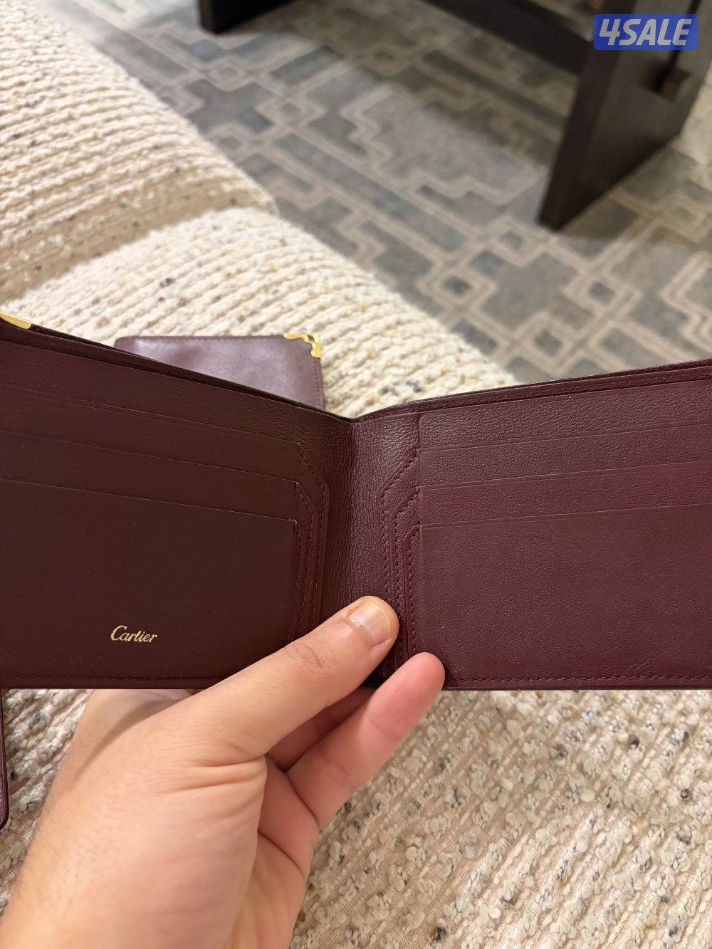 للبيع مجموعه اصلي  كارتير جلديات مستعملين1