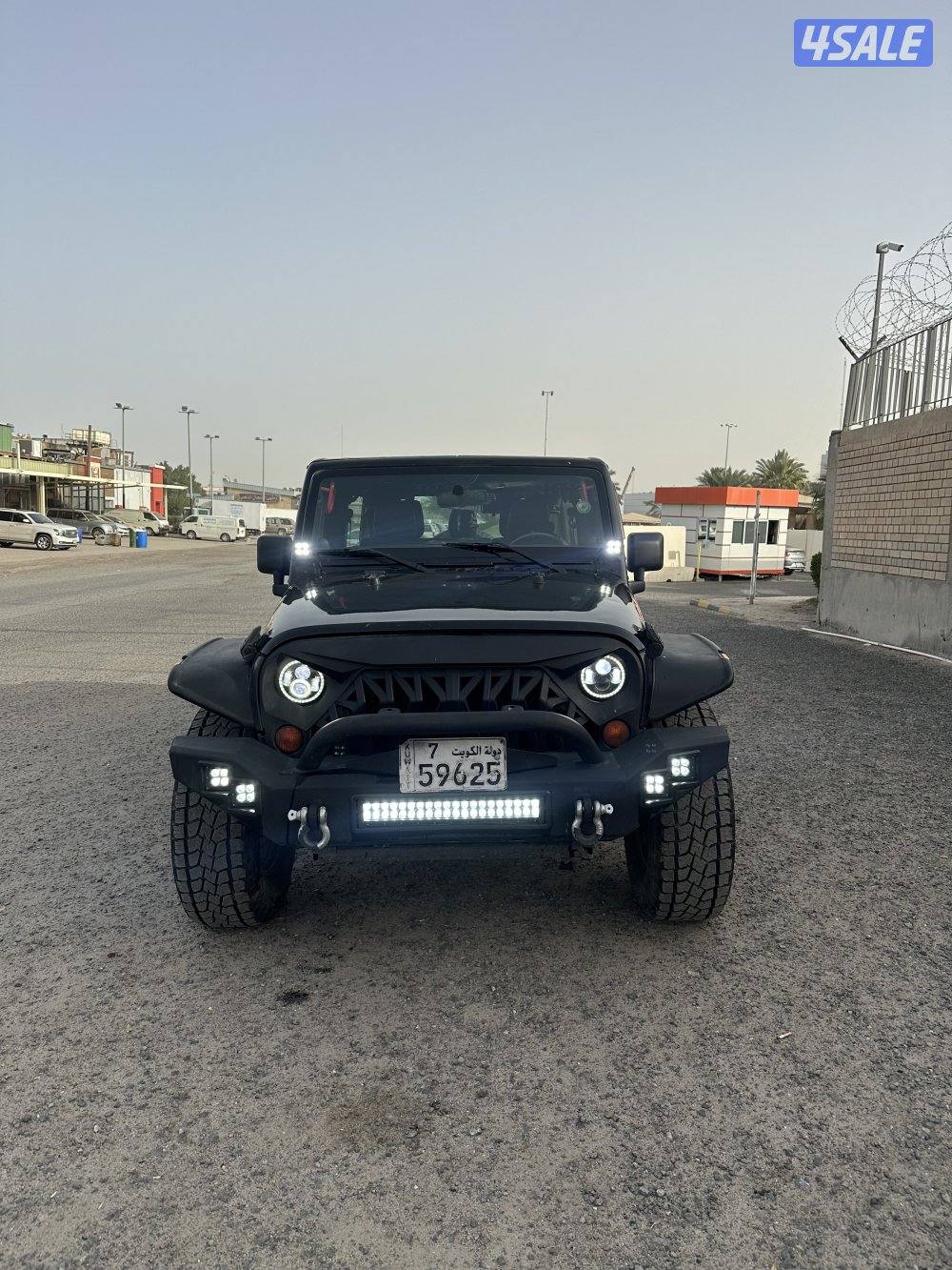 للبيع جيب رانجلر صحارى0