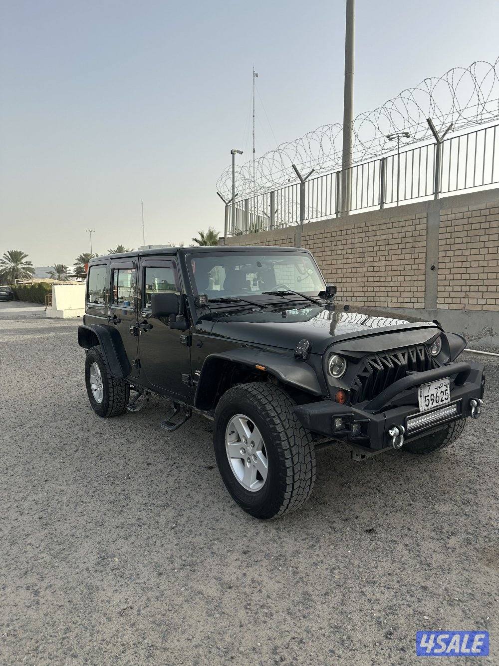 للبيع جيب رانجلر صحارى4