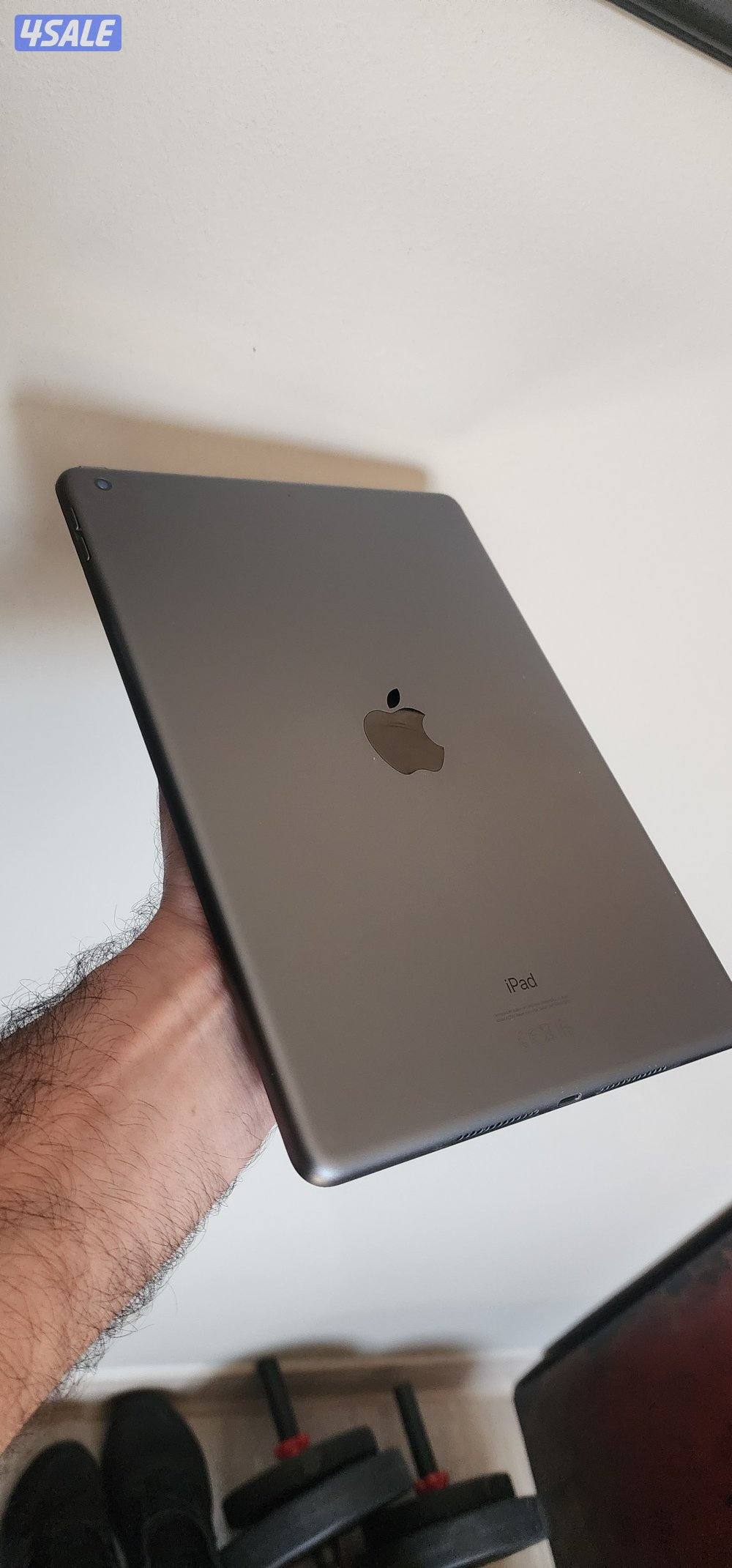 ipad 8th Gen 32GB WIFI0