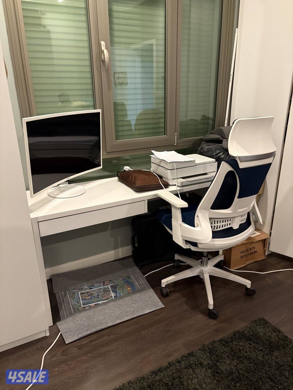 طاولة وكرسي مكتب0