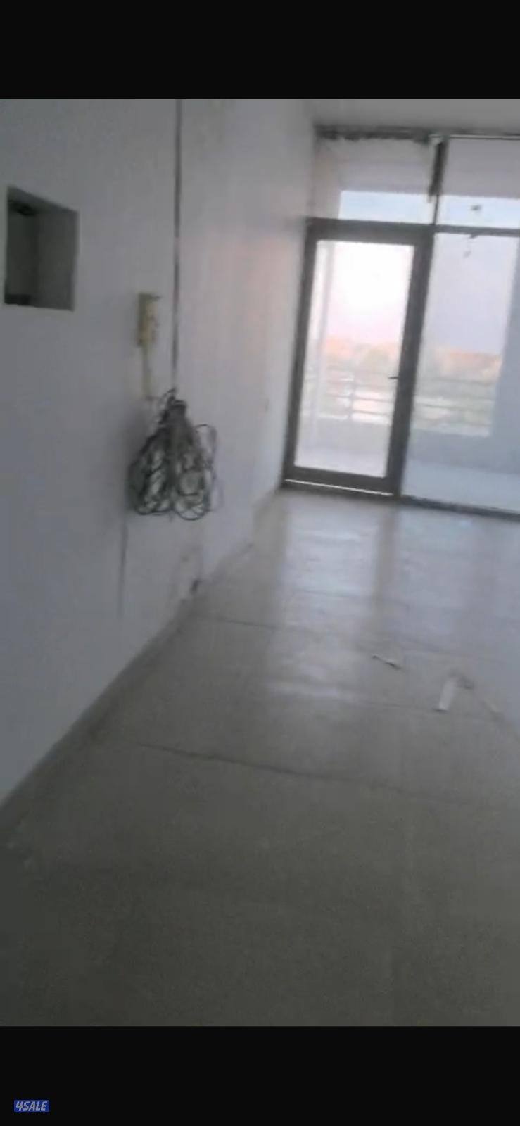 للبيع محل مساحه كبيره2