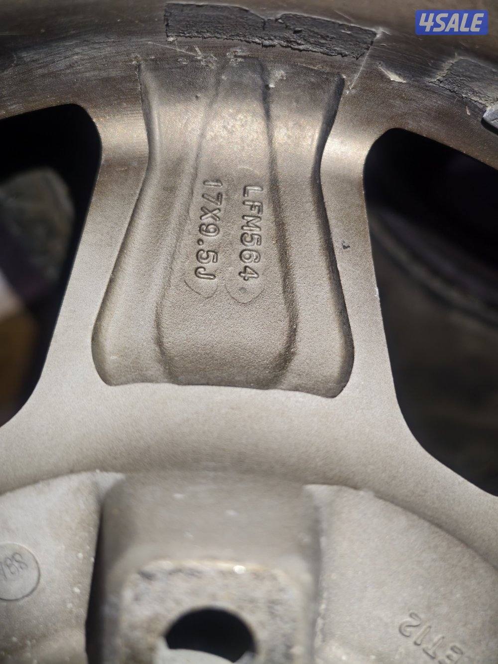 للبيع 4 رنقات بلاك راينو اصلي حق لاند او شاص. عرضين 9.5 حجم 17 و تواير3