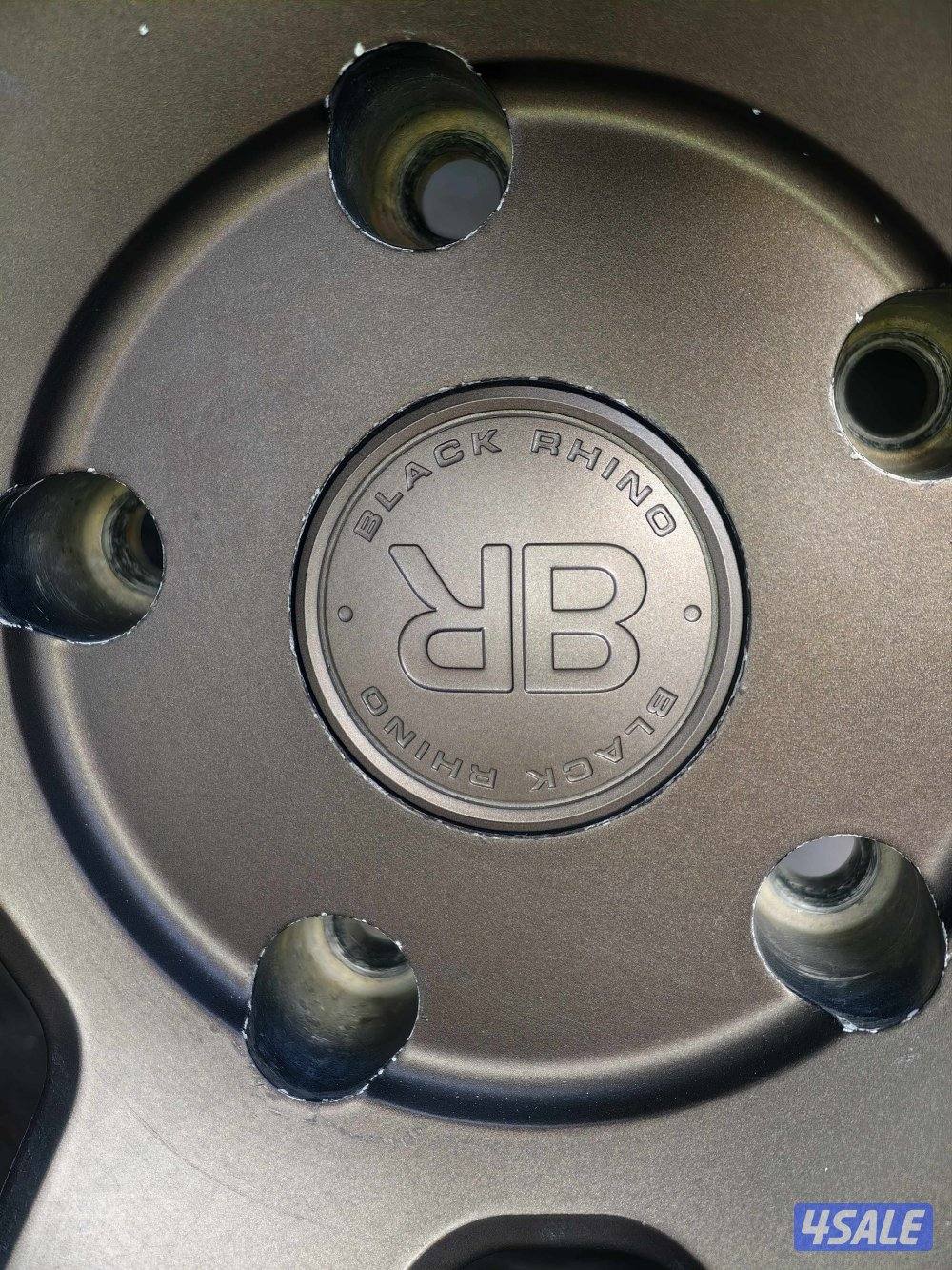 للبيع 4 رنقات بلاك راينو اصلي حق لاند او شاص. عرضين 9.5 حجم 17 و تواير7