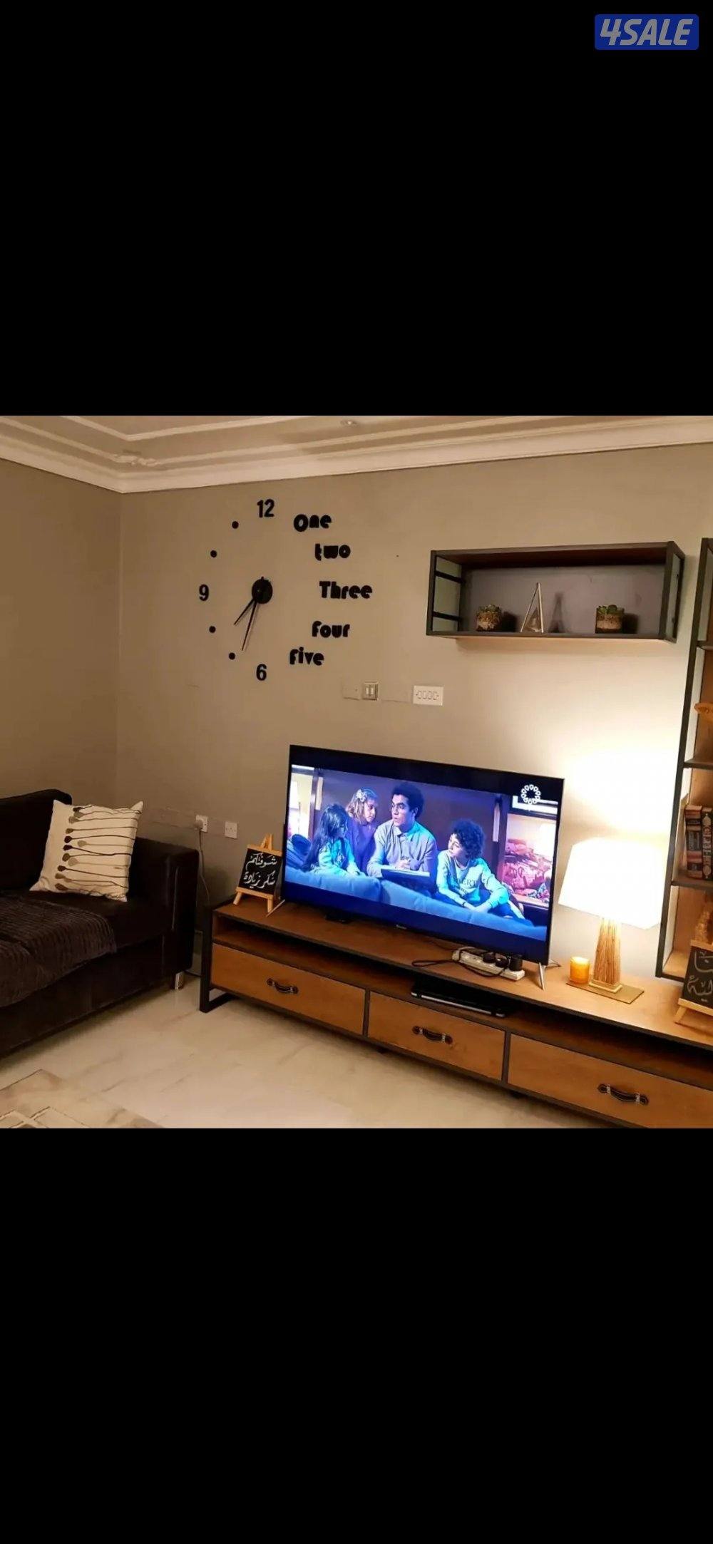 ساعات حائط ثري دي12