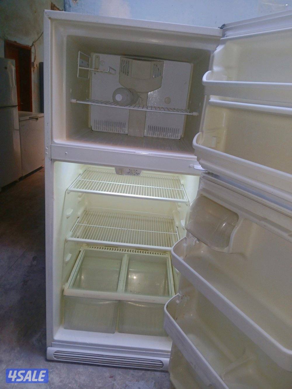 للبيع ثلاجه فريجدير أمريكي بحاله جيده جدا مع الكفالةوالتوصيل عائلية 240