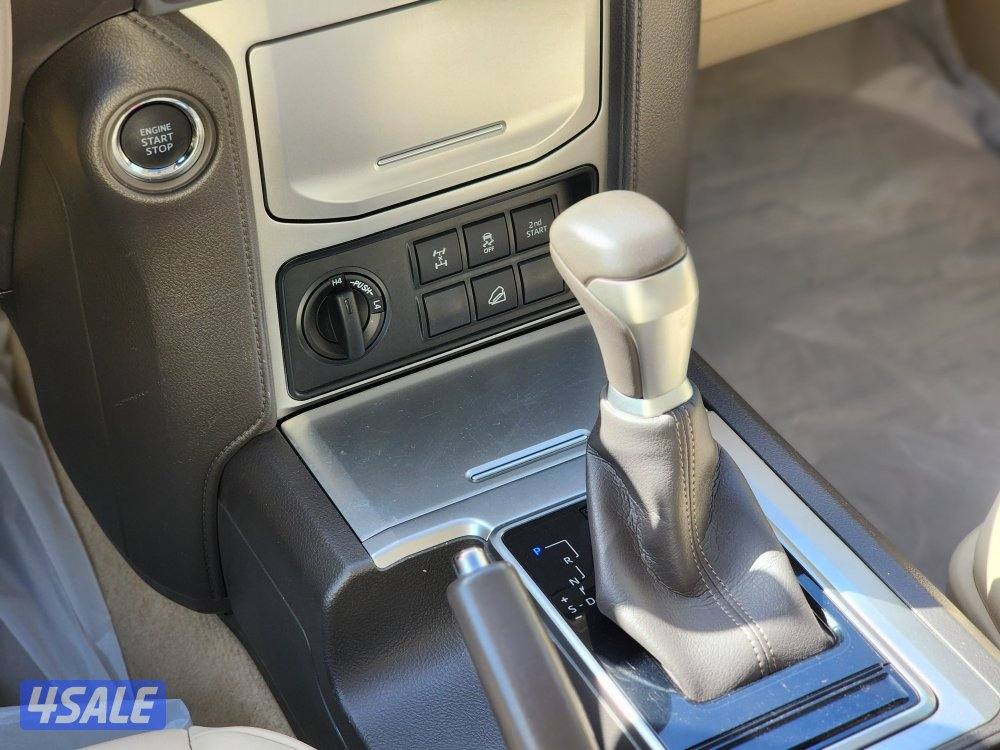 تويوتا برادو TXL أعلى درجة صبغ الوكالة عداد 54 ألف سرفس منتظم موديل 2210